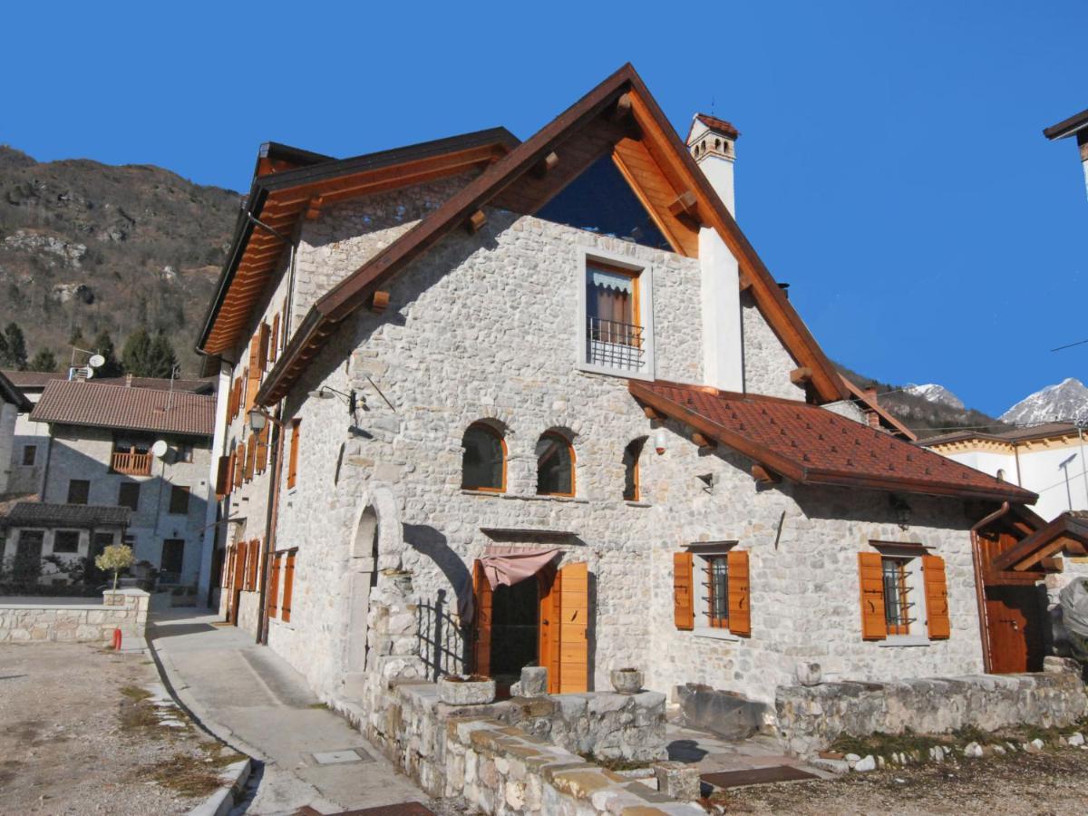 Apartment Albergo Diffuso - Cjasa Ustin-4 By Interhome Барчис Екстериор снимка