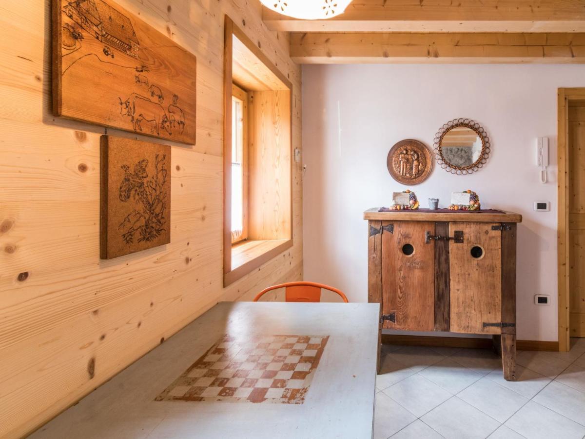 Apartment Albergo Diffuso - Cjasa Ustin-4 By Interhome Барчис Екстериор снимка