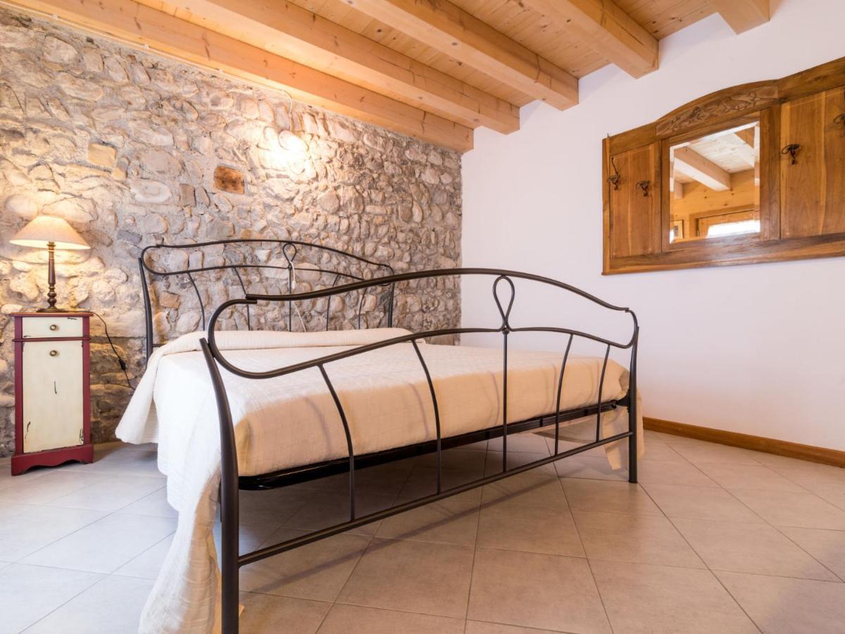 Apartment Albergo Diffuso - Cjasa Ustin-4 By Interhome Барчис Екстериор снимка
